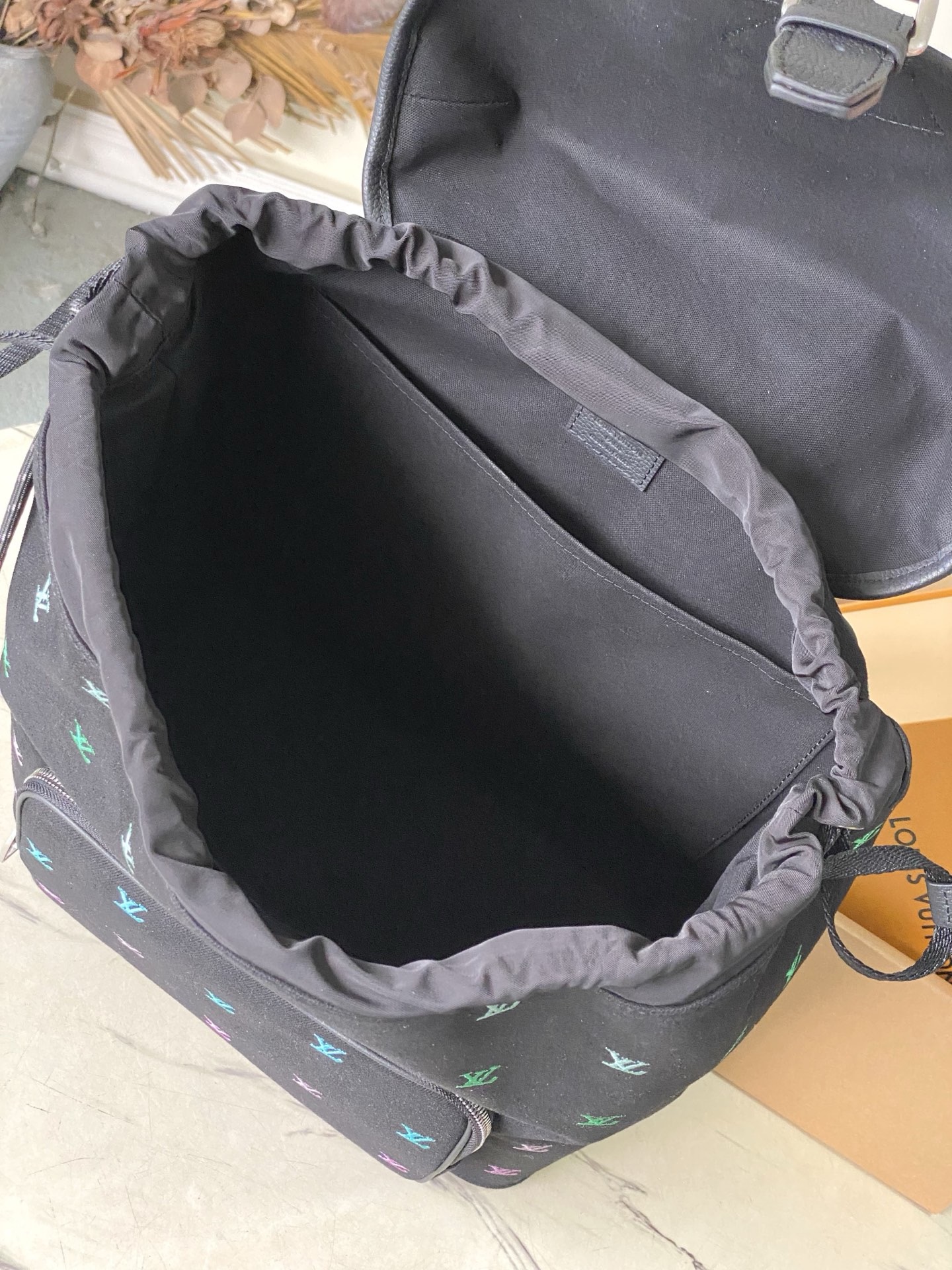 L*ouis V*uitton Top Bag