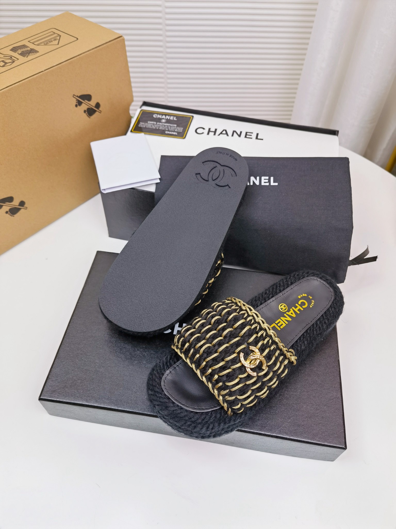 Women Top Quality C*hanel shoes