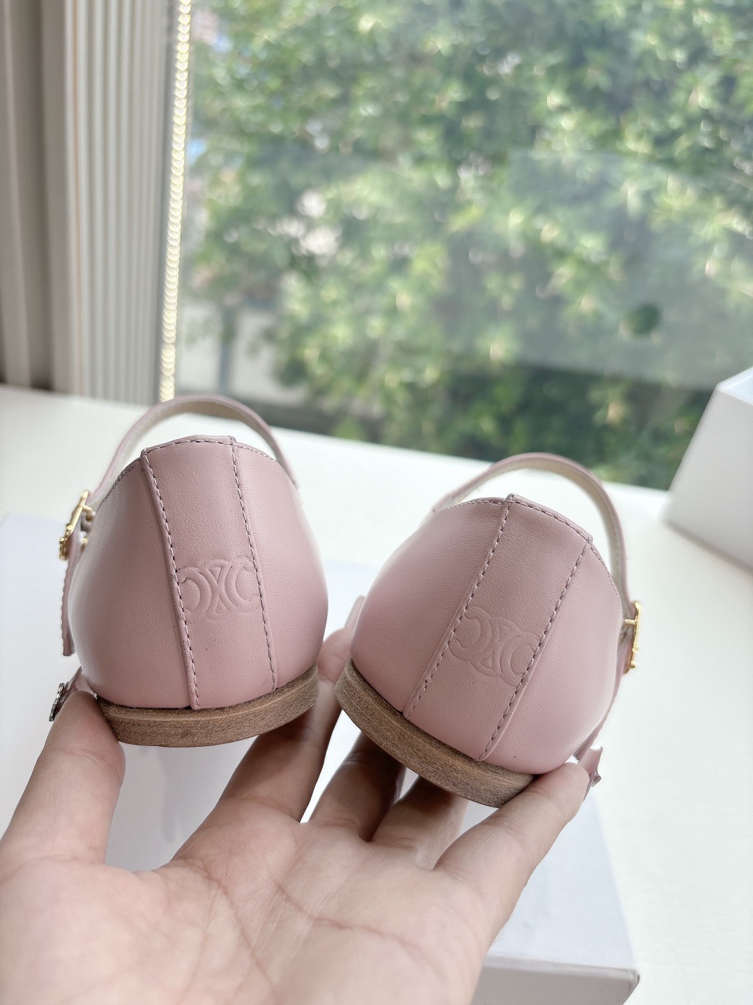 Women Top Quality C*eline shoes