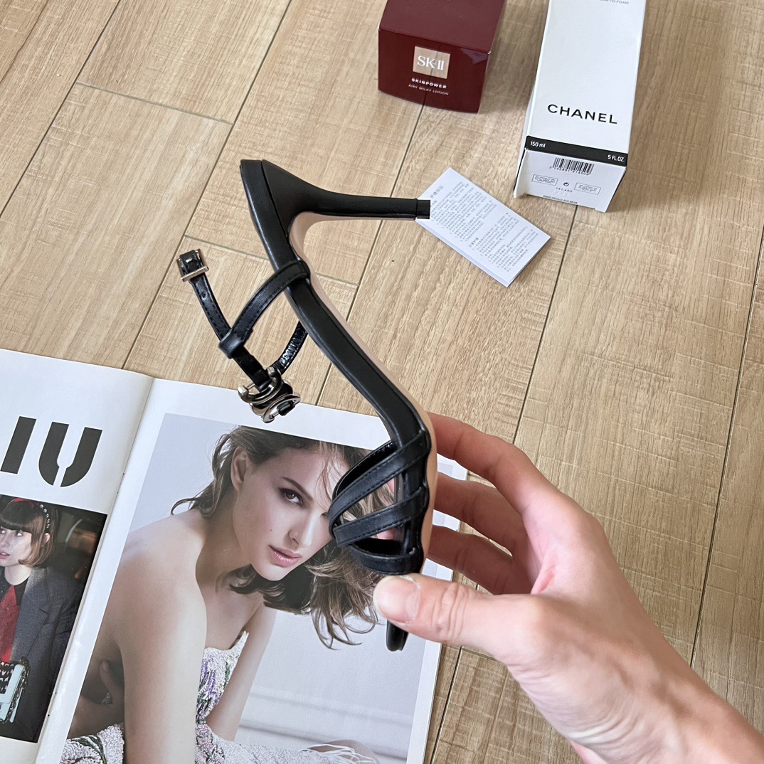 Women Top Quality C*hanel shoes