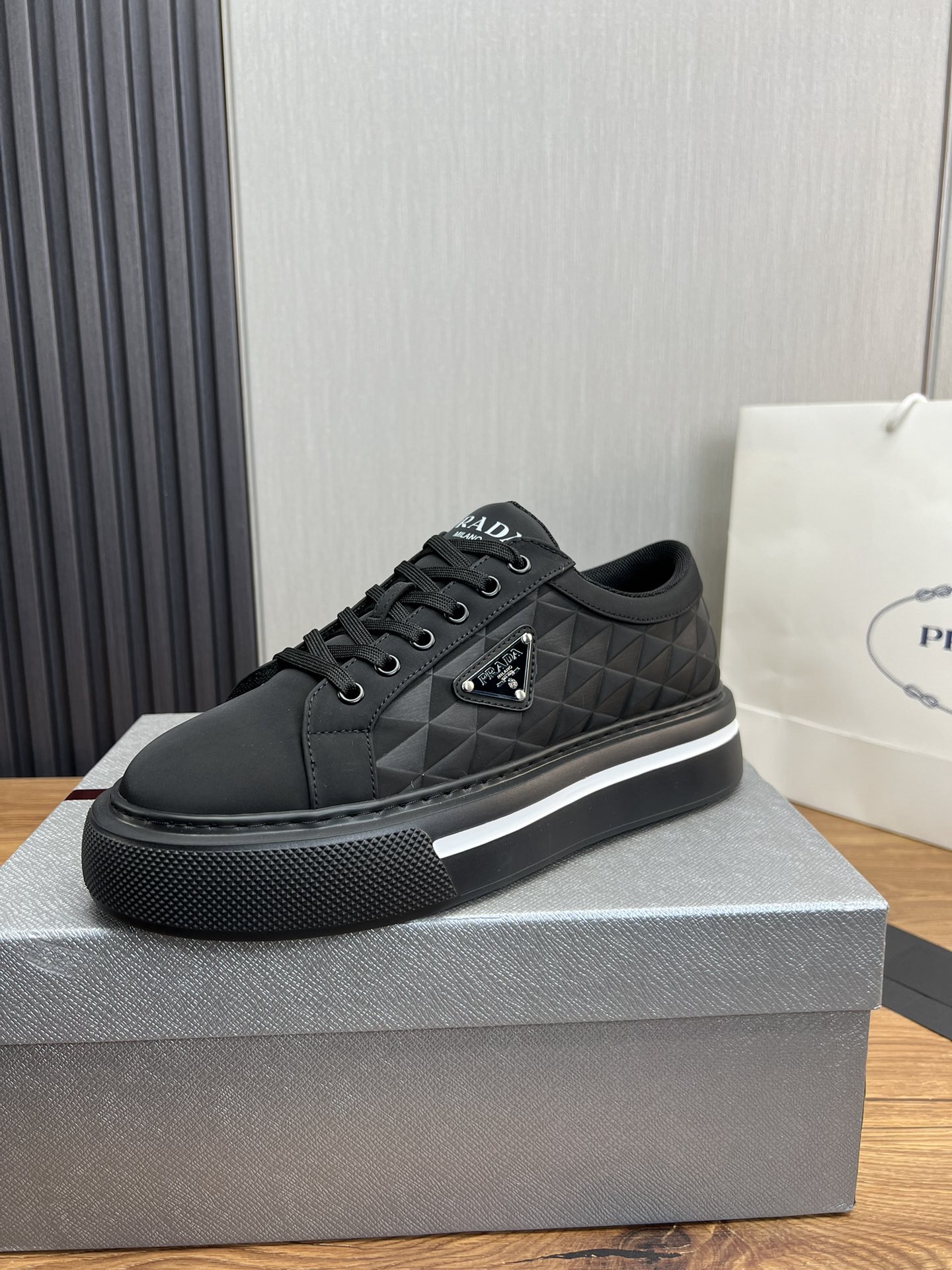 Women Men Top Quality P*rada shoes