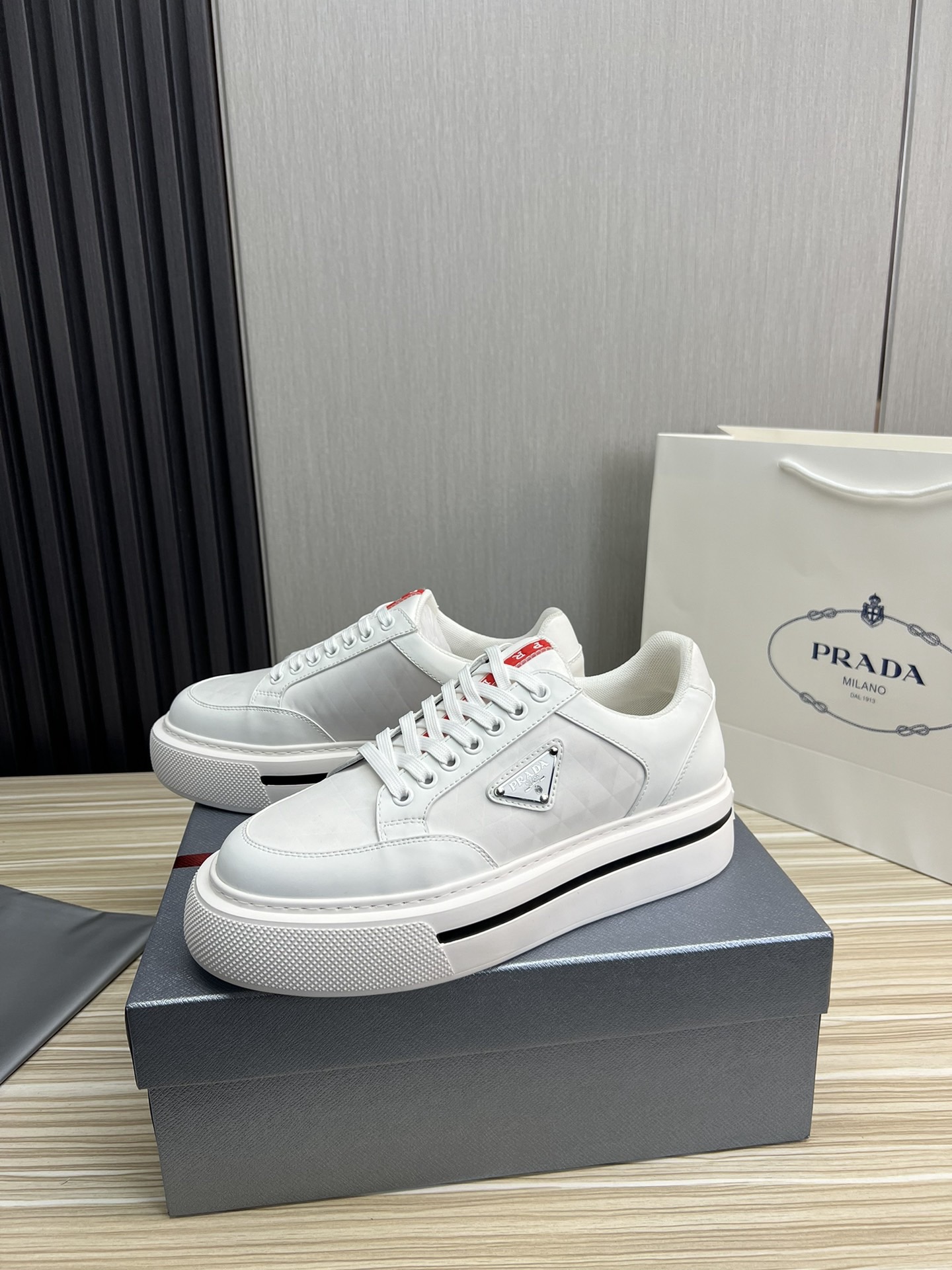 Women Men Top Quality P*rada shoes
