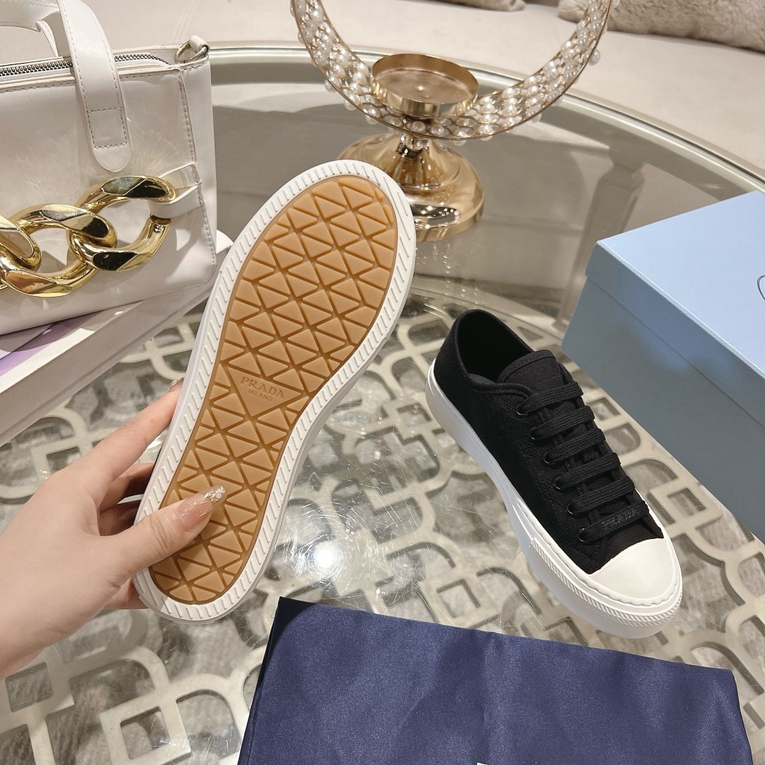 Women Men Top Quality P*rada shoes